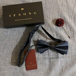 NWT textured bowtie, navy, excellent quality